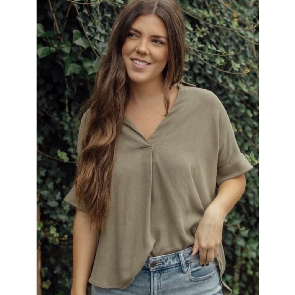 Neuflora Waco Tan Linen Blend Top Medium Button Back V Neck Cuffed Short Sleeve - Picture 7 of 9